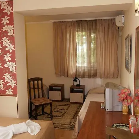 Хотел триумф